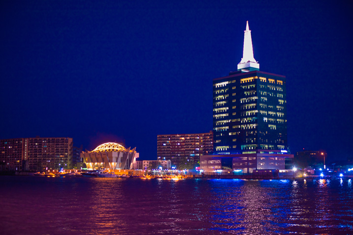Blick auf Victoria Island, dem Wirtschaftszentrum der Millionenmetropole Lagos, mit dem 90 Meter hohen "Civic Centre Tower" (Bild: Shutterstock)